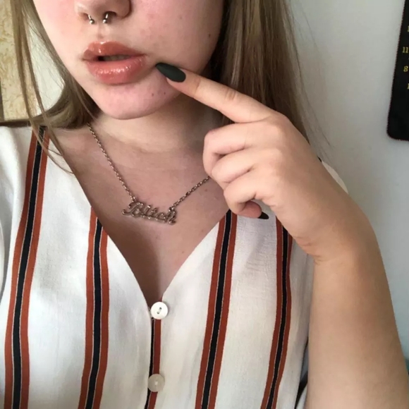 Gold Bitch Statement Chain - Picture 4 of 6